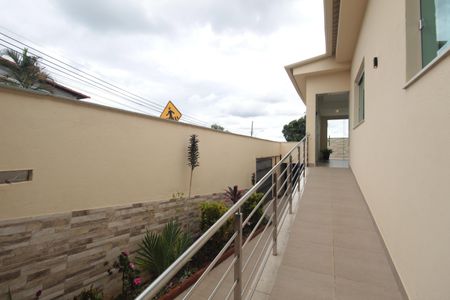 Casa à venda com 200m², 4 quartos e 2 vagasÁrea Externa