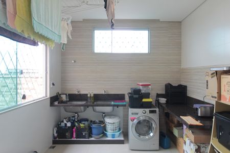 Casa à venda com 200m², 4 quartos e 2 vagasÁrea de Serviço