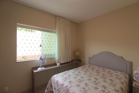 Casa à venda com 200m², 4 quartos e 2 vagasQuarto 2