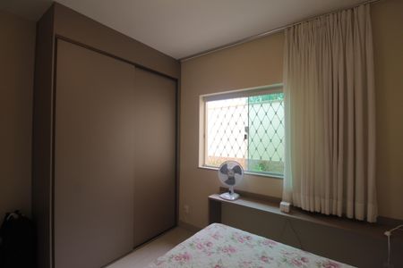 Casa à venda com 200m², 4 quartos e 2 vagasQuarto 2