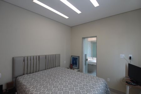 Casa à venda com 200m², 4 quartos e 2 vagasSuite