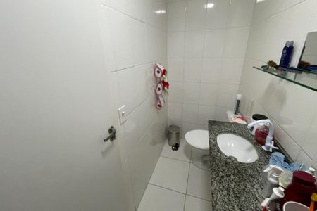 Banheiro de apartamento para alugar com 1 quarto, 40m² em Parque Anhanguera, São Paulo