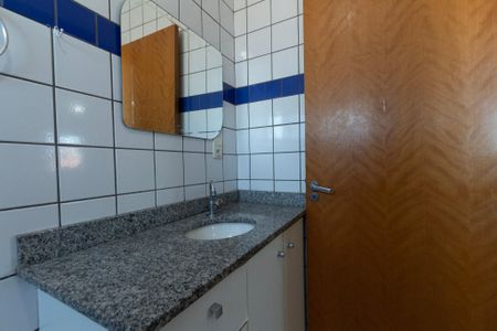 Apartamento para alugar com 70m², 2 quartos e 1 vaga Apartamento para alugar com 70m², 2 quartos e 1 vagaBanheiro Suíte