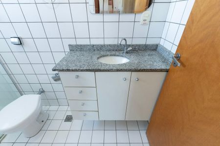 Apartamento para alugar com 70m², 2 quartos e 1 vaga Apartamento para alugar com 70m², 2 quartos e 1 vagaBanheiro Suíte