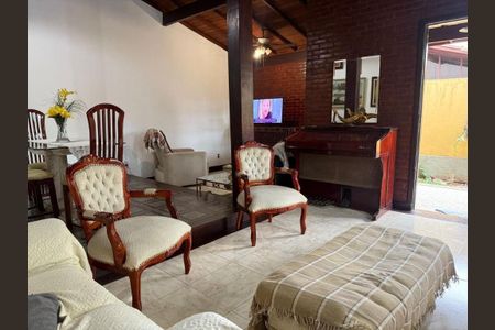 Casa à venda com 3 quartos, 184m² em Itaipu, Niterói