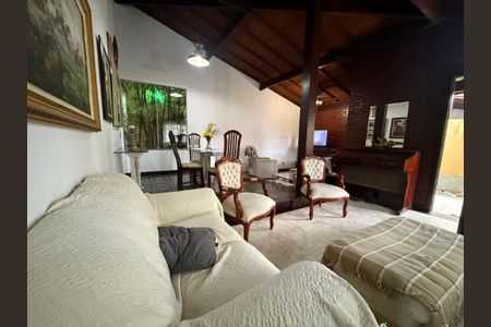 Casa à venda com 3 quartos, 184m² em Itaipu, Niterói