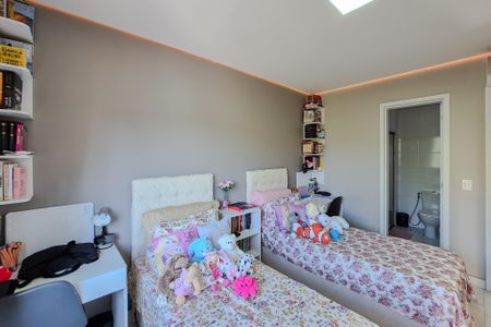 Apartamento à venda com 74m², 2 quartos e 2 vagasSuíte 2