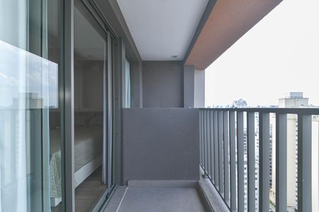 Studio para alugar com 26m², 1 quarto e sem vaga Studio para alugar com 26m², 1 quarto e sem vagaVaranda