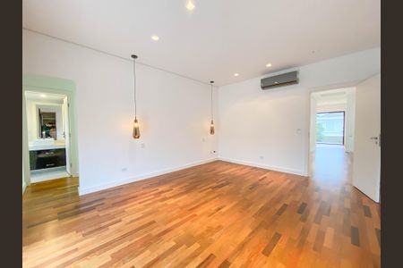 Casa de condomínio à venda com 450m², 4 quartos e 4 vagas