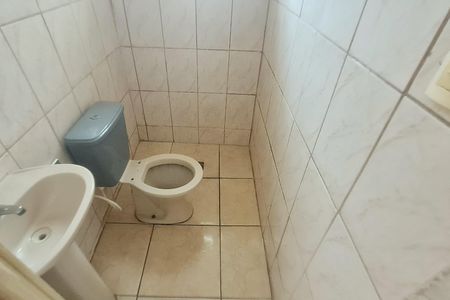 Banheiro de casa para alugar com 2 quartos, 35m² em Jardim Santa Barbara, Guarulhos