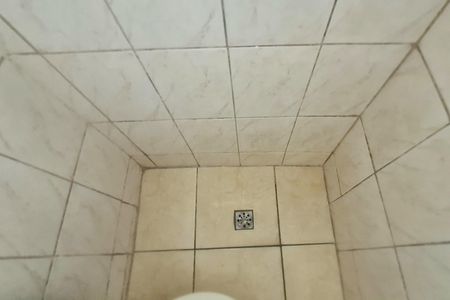 Banheiro de casa para alugar com 2 quartos, 35m² em Jardim Santa Barbara, Guarulhos