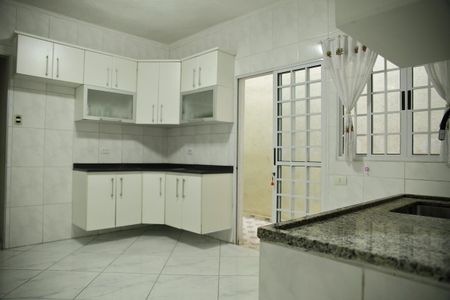 Casa para alugar com 125m², 2 quartos e 2 vagasCozinha 