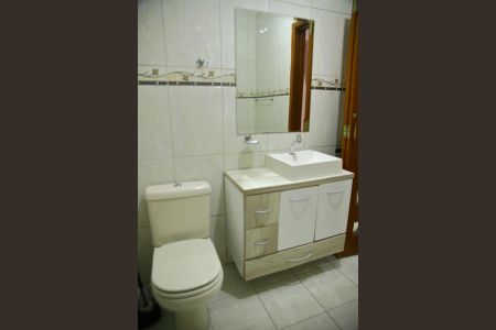 Casa para alugar com 125m², 2 quartos e 2 vagasSuíte - Banheiro 