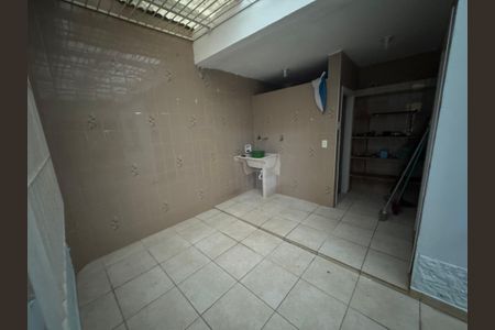 Casa para alugar com 3 quartos, 150m² em Jardim dos Lagos, São Paulo