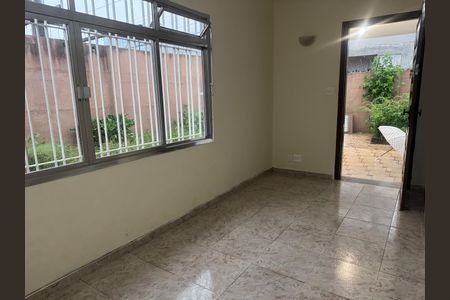 Casa para alugar com 3 quartos, 150m² em Jardim dos Lagos, São Paulo
