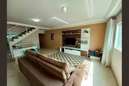 Casa à venda com 3 quartos, 190m² em Vila Linda, Santo André