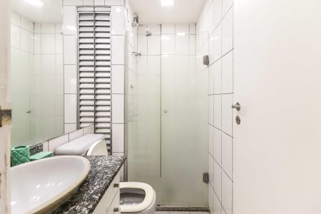 Banheiro de apartamento para alugar com 2 quartos, 54m² em Butantã, São Paulo