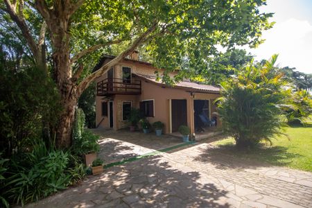 Casa à venda com 300m², 3 quartos e 4 vagasFachada