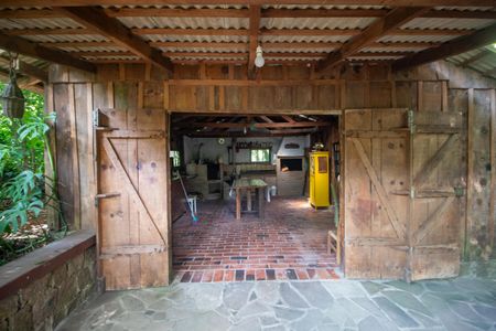 Casa à venda com 300m², 3 quartos e 4 vagasGalpão