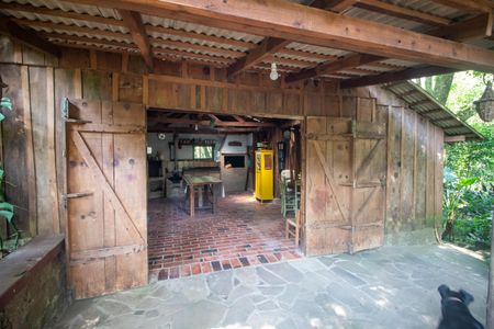 Casa à venda com 300m², 3 quartos e 4 vagasGalpão