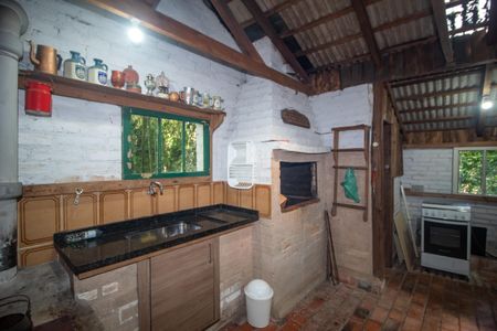 Casa à venda com 300m², 3 quartos e 4 vagasGalpão