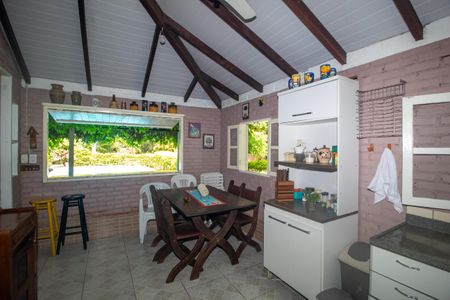 Casa à venda com 300m², 3 quartos e 4 vagasquiosque