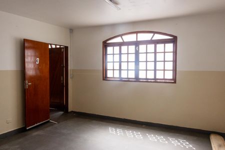 Sala 2 de casa para alugar com 8 quartos, 1000m² em Jardim Shangrilá (zona Sul), São Paulo