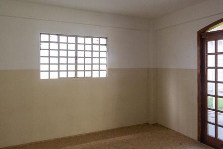 Sala 1 de casa para alugar com 8 quartos, 1000m² em Jardim Shangrilá (zona Sul), São Paulo