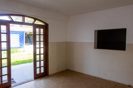 Sala 1 de casa para alugar com 8 quartos, 1000m² em Jardim Shangrilá (zona Sul), São Paulo
