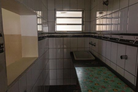 Lavabo de casa para alugar com 8 quartos, 1000m² em Jardim Shangrilá (zona Sul), São Paulo