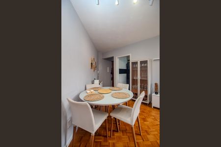 Apartamento à venda com 60m², 2 quartos e sem vagaSala