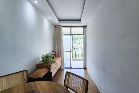 Apartamento para alugar com 84m², 2 quartos e 1 vagaSala 