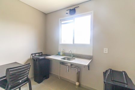 Apartamento para alugar com 32m², 2 quartos e sem vaga Apartamento para alugar com 32m², 2 quartos e sem vagaÁrea comum - Salão de festas