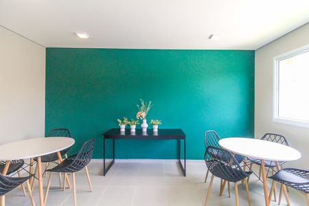 Apartamento para alugar com 32m², 2 quartos e sem vaga Apartamento para alugar com 32m², 2 quartos e sem vagaÁrea comum - Salão de festas