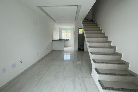 Sala de casa para alugar com 2 quartos, 150m² em Parque Equitativa, Duque de Caxias