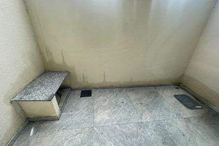 Área de Serviço de casa para alugar com 2 quartos, 150m² em Parque Equitativa, Duque de Caxias