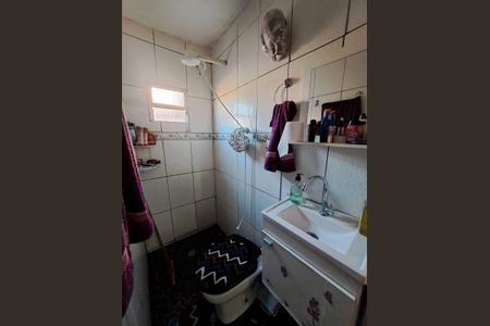 Banheiro de casa à venda com 2 quartos, 75m² em Veloso, Osasco