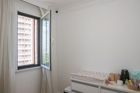 Apartamento à venda com 76m², 3 quartos e 2 vagasQuarto 2 
