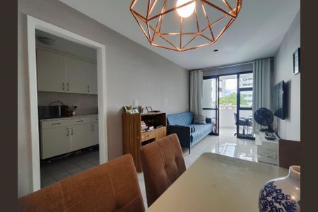 Sala de apartamento à venda com 2 quartos, 68m² em Barra da Tijuca, Rio de Janeiro
