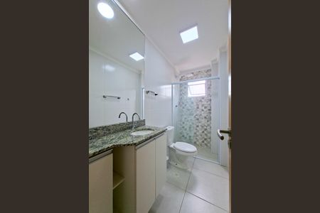 Apartamento para alugar com 74m², 2 quartos e 2 vagasBanheiro