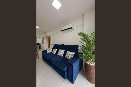 Sala de apartamento para alugar com 2 quartos, 74m² em Vila Caiçara, Praia Grande