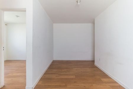 Sala de apartamento para alugar com 2 quartos, 50m² em Jardim Itamarati, Poá