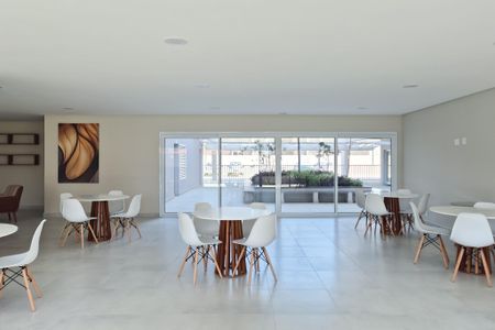 Apartamento para alugar com 48m², 2 quartos e 1 vaga Apartamento para alugar com 48m², 2 quartos e 1 vagaÁrea comum - Salão de festas