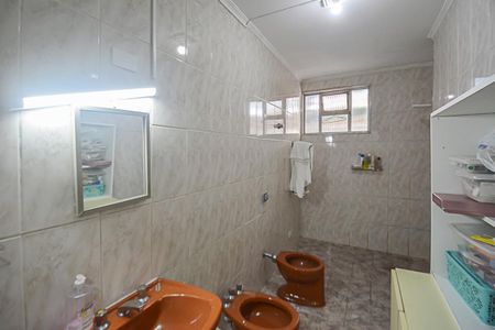 Casa à venda com 116m², 3 quartos e 1 vagaBanheiro