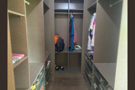 Casa para alugar com 360m², 5 quartos e 4 vagasQuarto