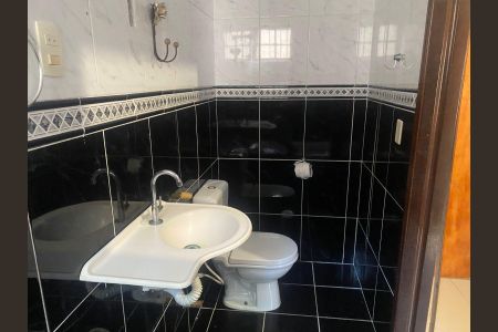 Casa para alugar com 360m², 5 quartos e 4 vagasBanheiro