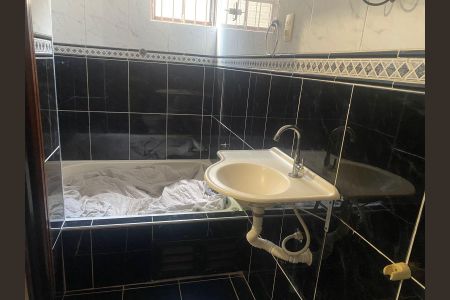 Casa para alugar com 360m², 5 quartos e 4 vagasBanheiro