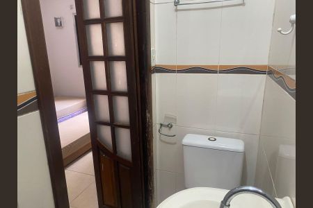 Casa para alugar com 360m², 5 quartos e 4 vagasBanheiro