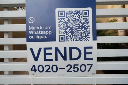 Casa à venda com 190m², 3 quartos e 2 vagasFachada