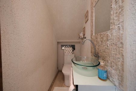 Casa à venda com 190m², 3 quartos e 2 vagasLavabo